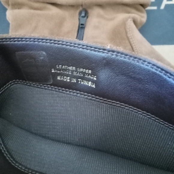 Boots - Picture 4 of 6